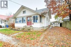 18 MONTGOMERY  Leamington, ON N8H 1A3