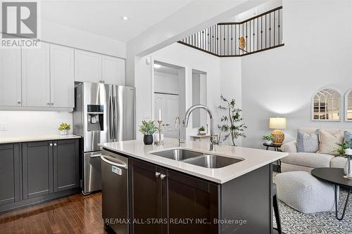 33 Deacon Crescent, Kawartha Lakes (Lindsay), ON - Indoor Photo Showing Kitchen With Double Sink With Upgraded Kitchen