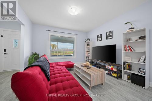 204 Wellington Street, St. Thomas, ON - Indoor