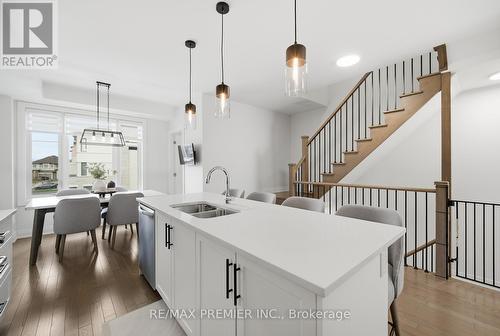 229 Vermont Avenue, Newmarket, ON - Indoor Photo Showing Kitchen With Double Sink With Upgraded Kitchen