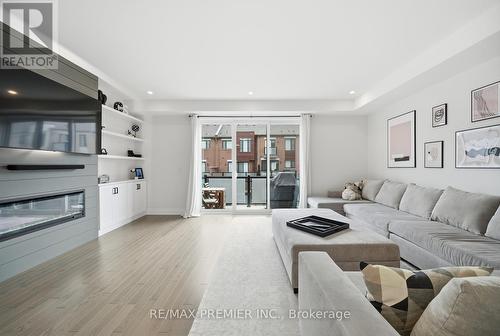 229 Vermont Avenue, Newmarket, ON - Indoor Photo Showing Living Room With Fireplace