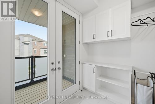 229 Vermont Avenue, Newmarket, ON - Indoor