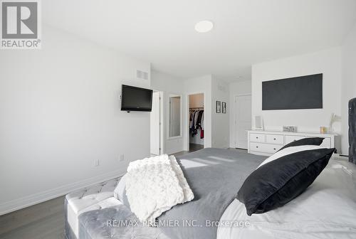 229 Vermont Avenue, Newmarket, ON - Indoor Photo Showing Bedroom