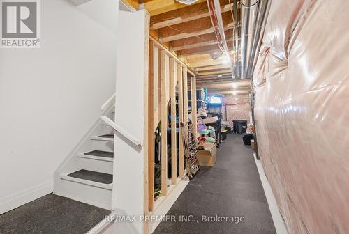 229 Vermont Avenue, Newmarket, ON - Indoor Photo Showing Other Room