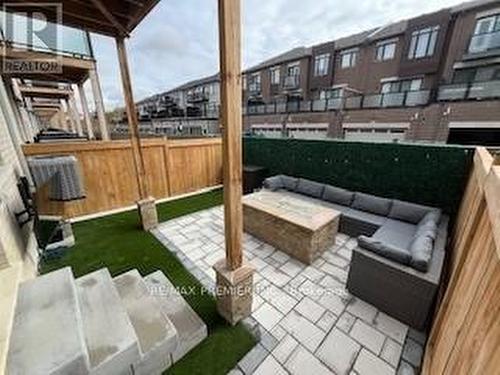 229 Vermont Avenue, Newmarket, ON - Outdoor With Deck Patio Veranda