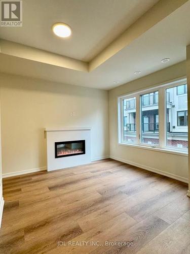 94 Matawin Lane S, Richmond Hill, ON - Indoor Photo Showing Living Room With Fireplace