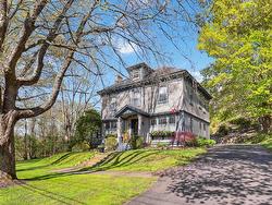 811 Lahave Street  Bridgewater, NS B4V 2V2