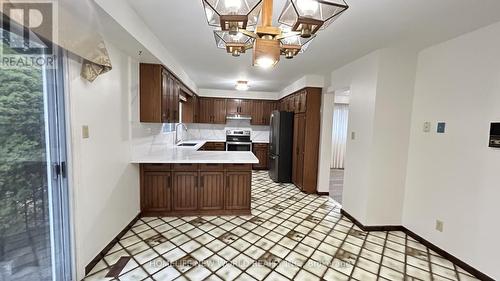 93 Willowbrook Road, Markham, ON - Indoor Photo Showing Kitchen