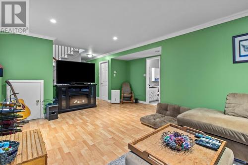 81 Sparrow Drive, Conception Bay South, NL - Indoor Photo Showing Living Room