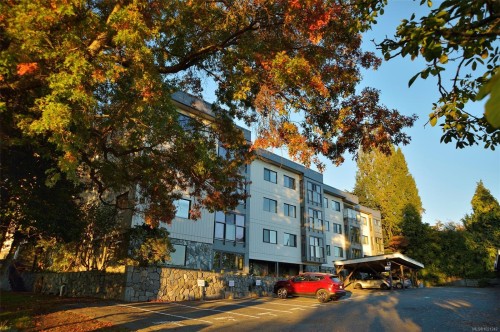 405-1875 Lansdowne Rd, Saanich, BC - Outdoor