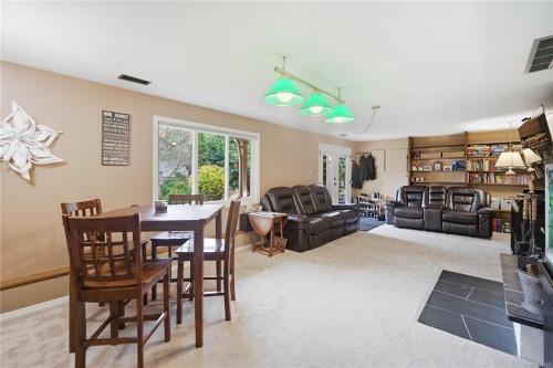 833 Alvarado Terr, Saanich, BC 