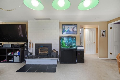 833 Alvarado Terr, Saanich, BC 