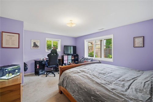 833 Alvarado Terr, Saanich, BC 