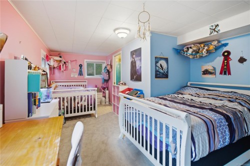 833 Alvarado Terr, Saanich, BC 