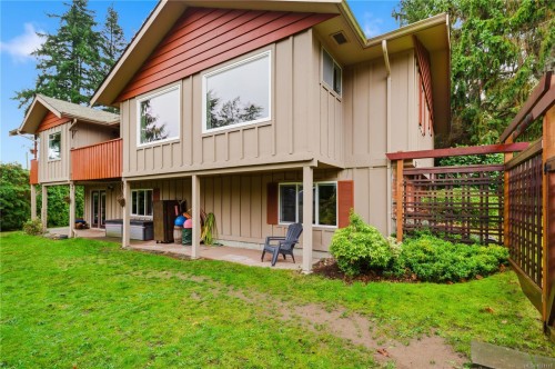 833 Alvarado Terr, Saanich, BC 