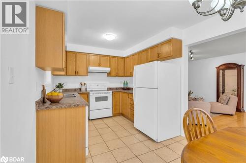 69 Lonestar Crescent, Brampton, ON - Indoor Photo Showing Kitchen