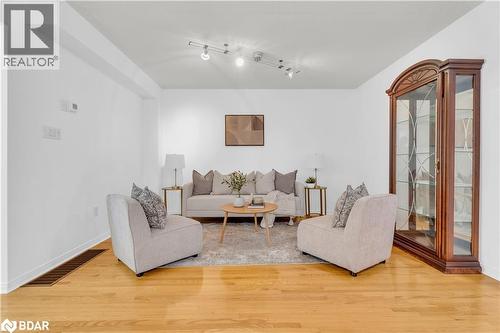 69 Lonestar Crescent, Brampton, ON - Indoor Photo Showing Living Room