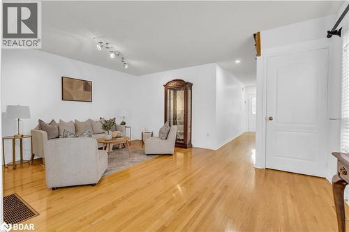 69 Lonestar Crescent, Brampton, ON - Indoor Photo Showing Living Room