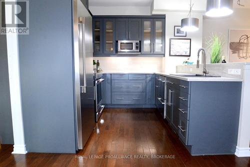 300 Wellington Street, Kingston (East Of Sir John A. Blvd), ON - Indoor Photo Showing Kitchen With Upgraded Kitchen