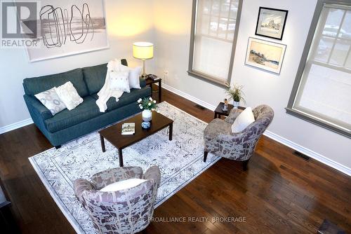 300 Wellington Street, Kingston (East Of Sir John A. Blvd), ON - Indoor Photo Showing Living Room
