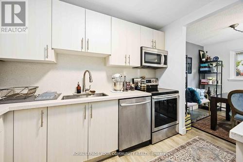 22 Porterfield Crescent, Markham, ON - Indoor Photo Showing Kitchen