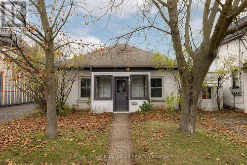 113 CHARLES STREET  Kingston (East Of Sir John A. Blvd), ON K7K 1V8