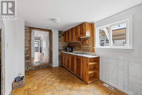 113 Charles Street, Kingston (East Of Sir John A. Blvd), ON - Indoor Photo Showing Kitchen