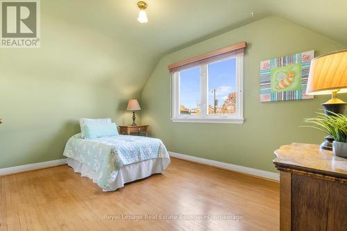 1587 Muir Road, Mississauga, ON - Indoor Photo Showing Bedroom