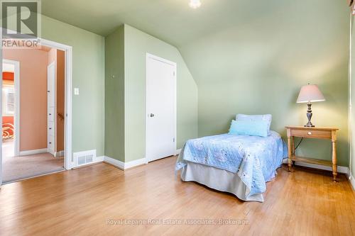 1587 Muir Road, Mississauga, ON - Indoor Photo Showing Bedroom