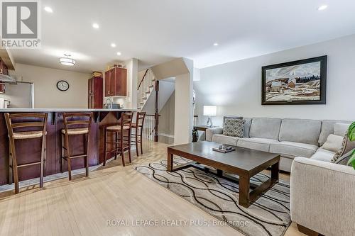 12 - 2385 Fifth Line W, Mississauga, ON - Indoor Photo Showing Living Room