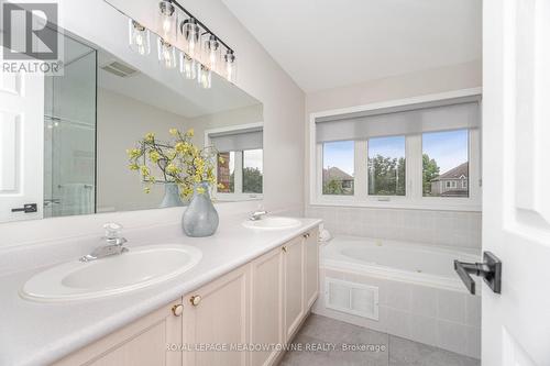 33 Harrop Avenue, Halton Hills, ON - Indoor Photo Showing Bathroom