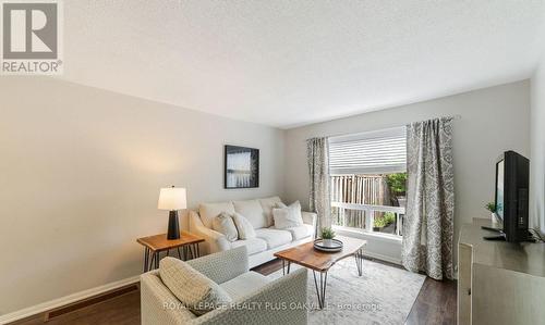 2185 Baronwood Drive, Oakville, ON - Indoor Photo Showing Living Room