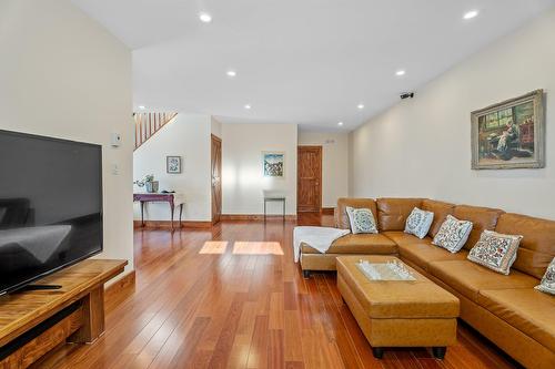 Family room - 397 Ch. Du Village-Manitou, Ivry-Sur-Le-Lac, QC - Indoor Photo Showing Living Room