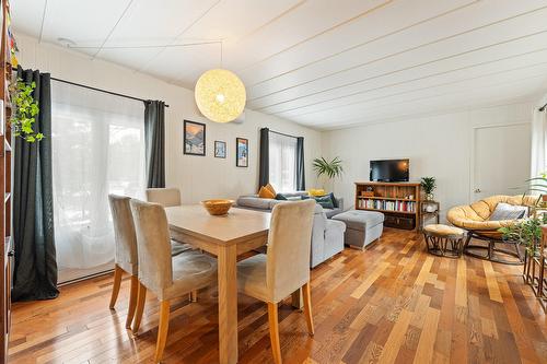 Dining room - 10 Ch. Grenier, Sutton, QC - Indoor Photo Showing Dining Room