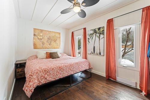 Primary bedroom - 10 Ch. Grenier, Sutton, QC - Indoor Photo Showing Bedroom