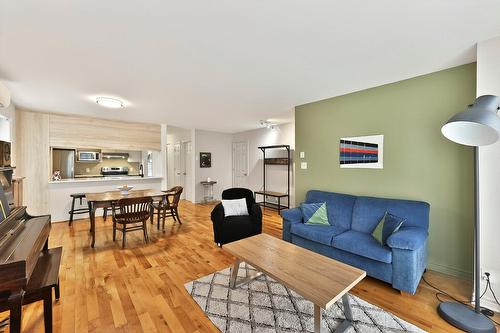 Living room - 1482 Rue Montcalm, Montréal (Ville-Marie), QC - Indoor Photo Showing Living Room