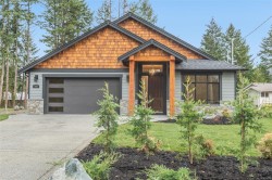858 Wembley Rd  Parksville, BC V9P 2E6