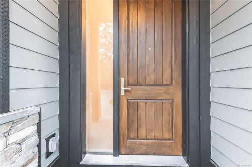 858 Wembley Rd, Parksville, BC 