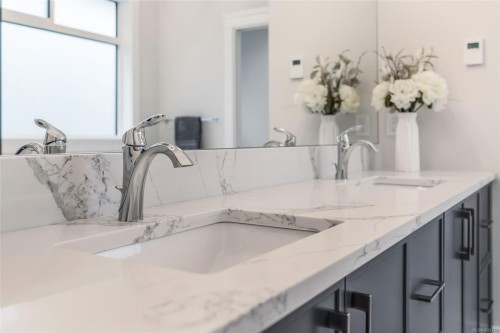 858 Wembley Rd, Parksville, BC 