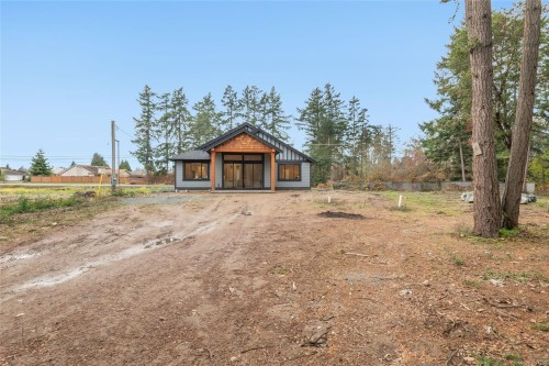 858 Wembley Rd, Parksville, BC 