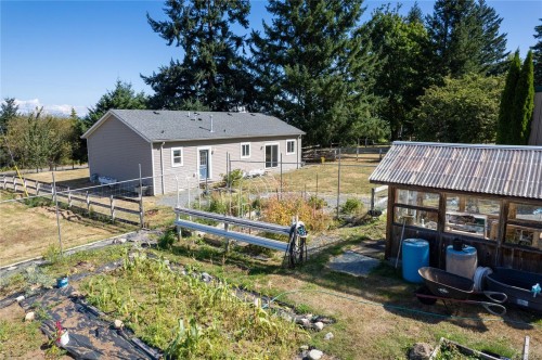 2687 Jingle Pot Rd, Nanaimo, BC 