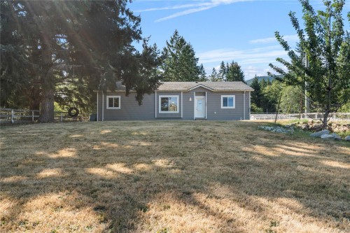 2687 Jingle Pot Rd, Nanaimo, BC 