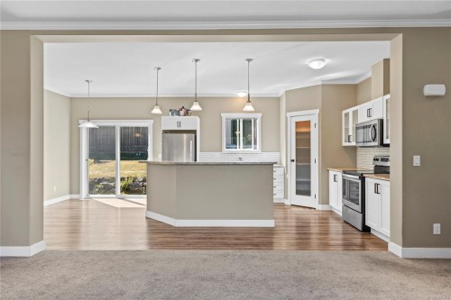 2687 Jingle Pot Rd, Nanaimo, BC 