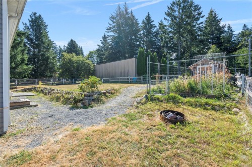 2687 Jingle Pot Rd, Nanaimo, BC 