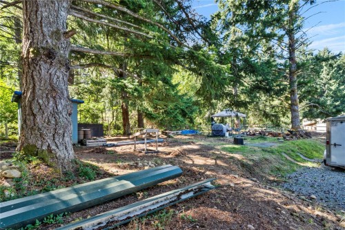 2687 Jingle Pot Rd, Nanaimo, BC 