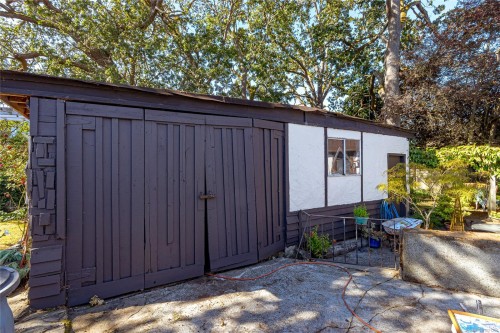 1645 Haultain St, Victoria, BC 