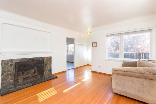 1645 Haultain St, Victoria, BC 