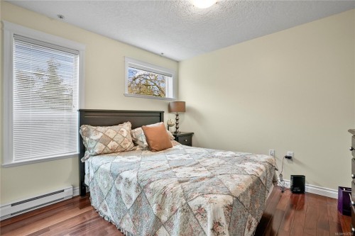 111-4536 Viewmont Ave, Saanich, BC - Indoor Photo Showing Bedroom