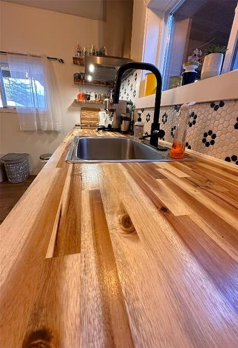 520 Cummings Road, Kimberley, BC - Indoor Photo Showing Kitchen