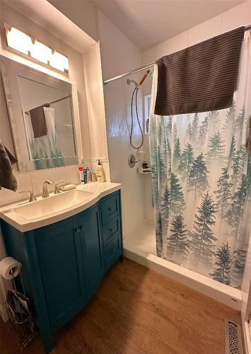 520 Cummings Road, Kimberley, BC - Indoor Photo Showing Bathroom